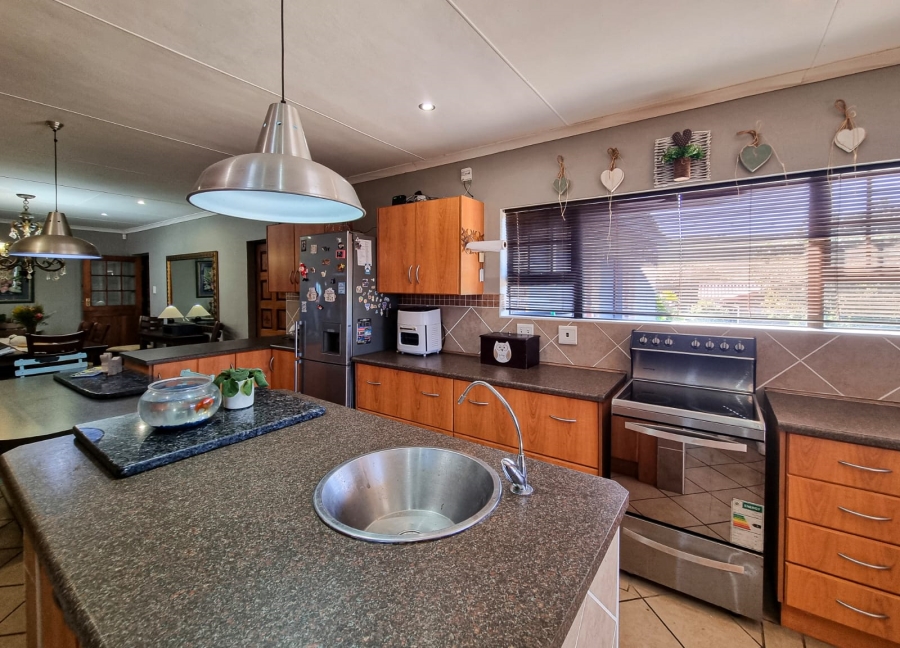 3 Bedroom Property for Sale in Dana Bay Western Cape